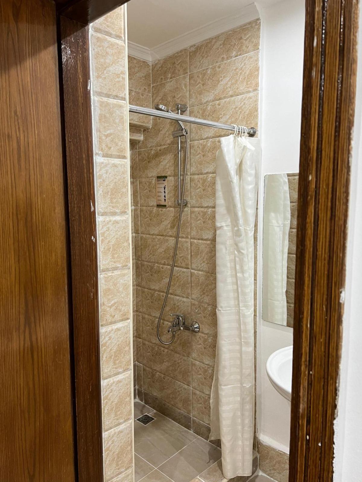Lilly Rooms And Studio Hurghada Exterior foto